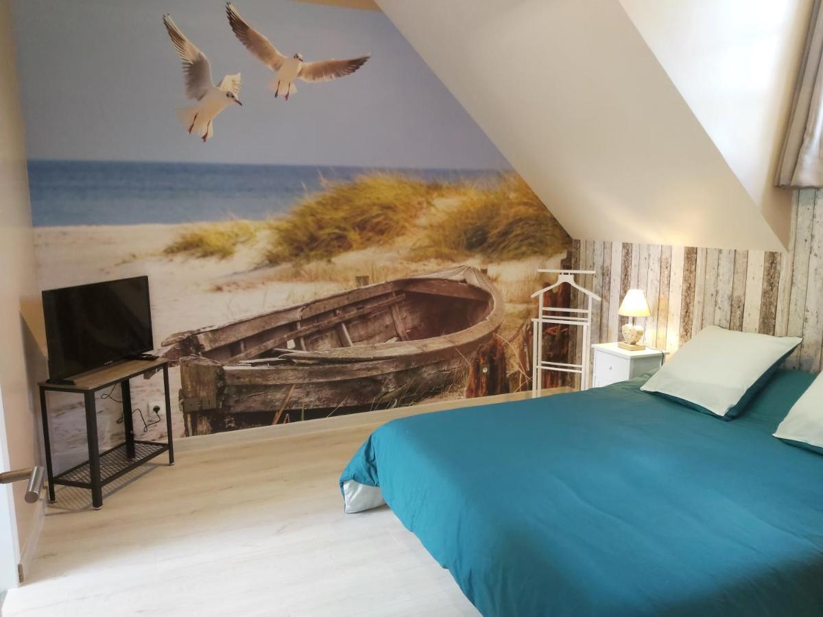 Le Bonheur Des Plumes Bed & Breakfast Montmartin-en-Graignes ภายนอก รูปภาพ