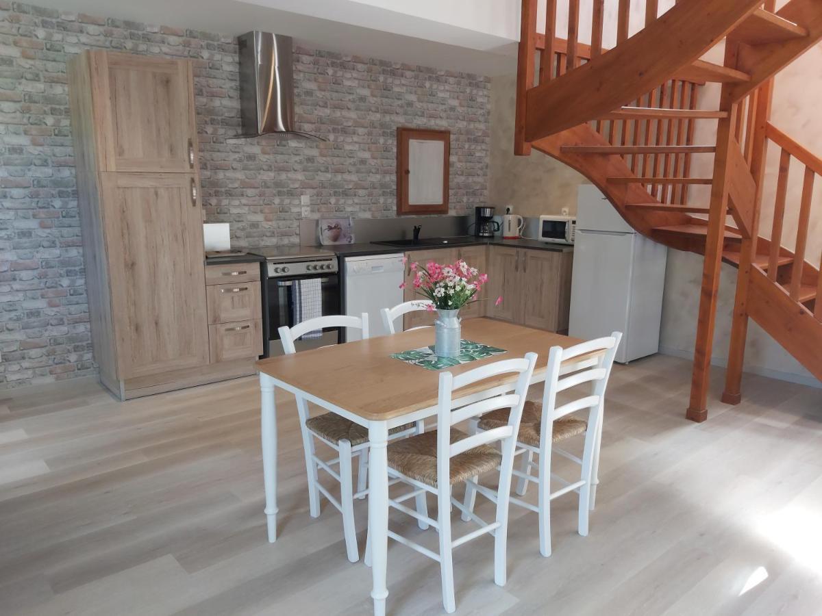 Le Bonheur Des Plumes Bed & Breakfast Montmartin-en-Graignes ภายนอก รูปภาพ