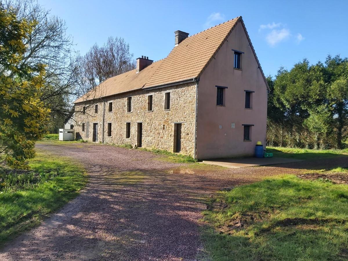 Le Bonheur Des Plumes Bed & Breakfast Montmartin-en-Graignes ภายนอก รูปภาพ
