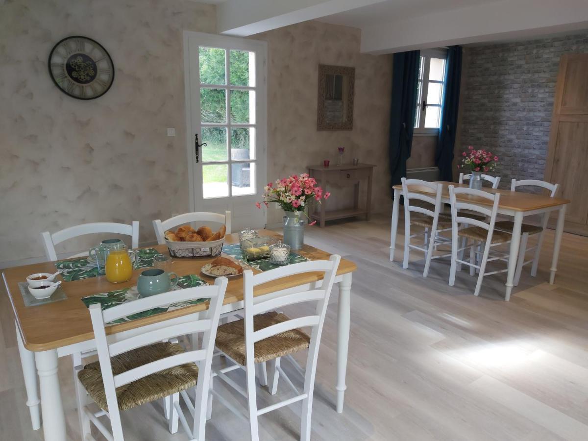 Le Bonheur Des Plumes Bed & Breakfast Montmartin-en-Graignes ภายนอก รูปภาพ