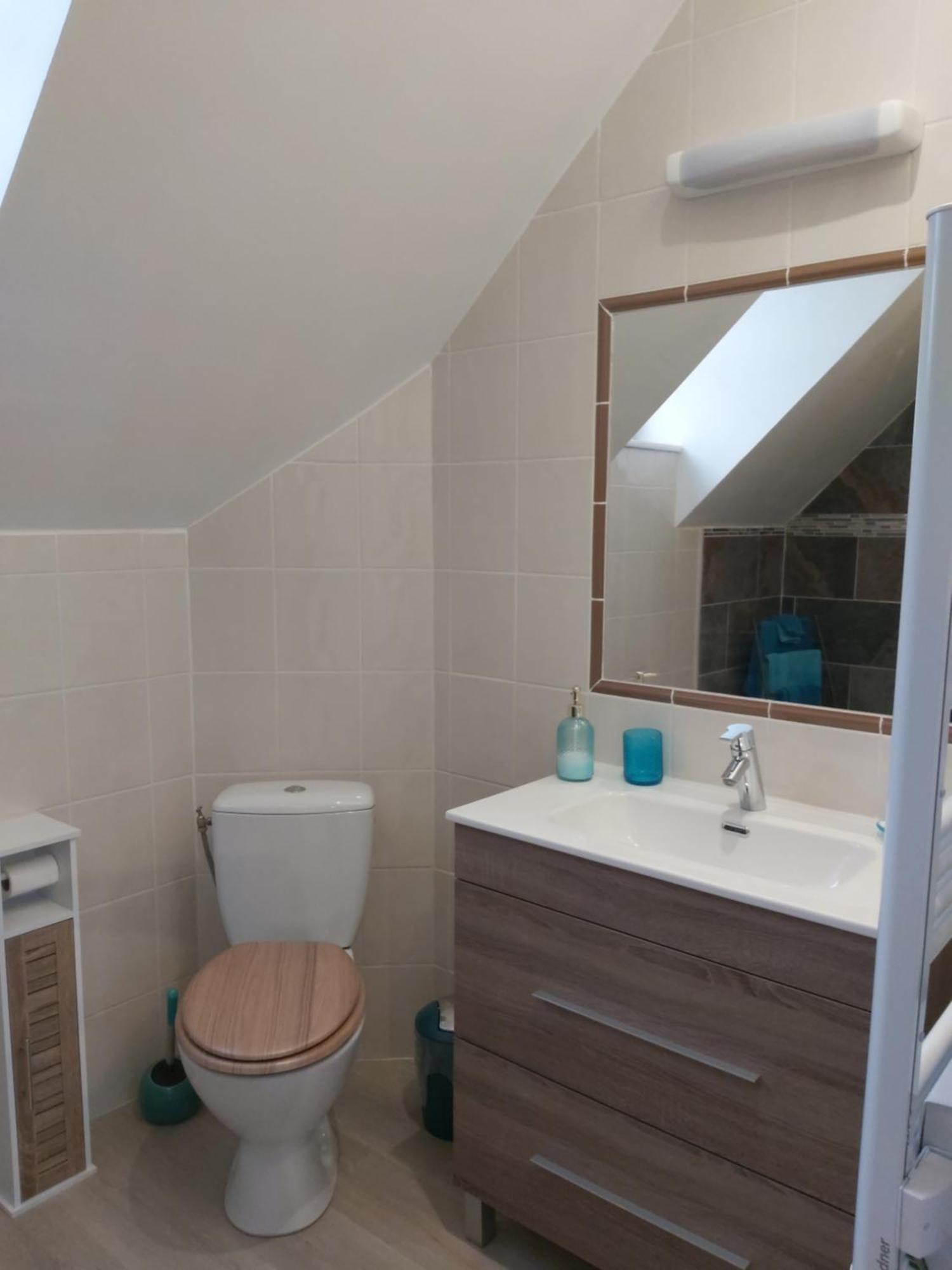 Le Bonheur Des Plumes Bed & Breakfast Montmartin-en-Graignes ภายนอก รูปภาพ